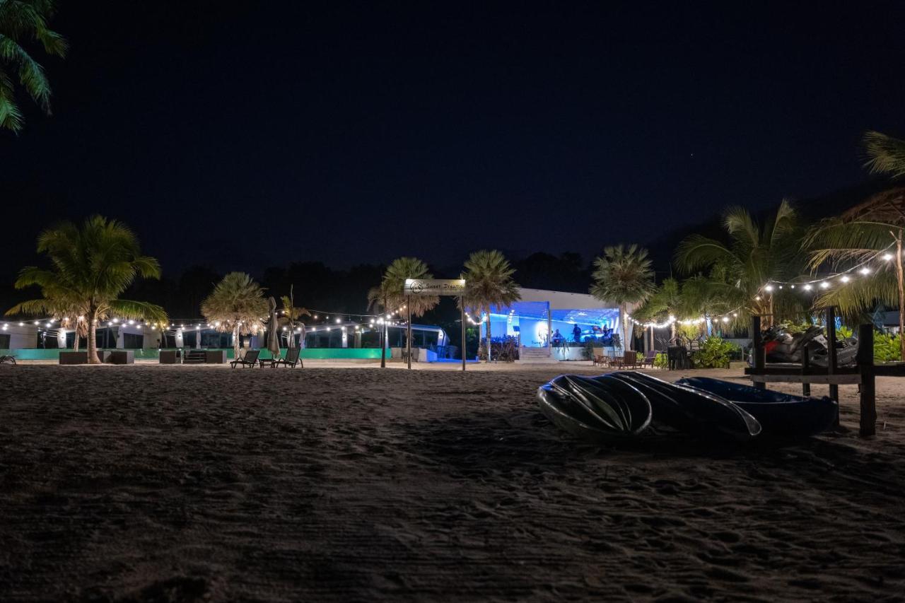 The One Hotel Pagoda Beach